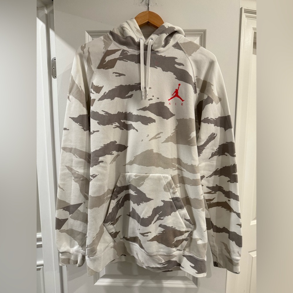 AIR JORDAN Men’s Camouflage Hoodie - Medium